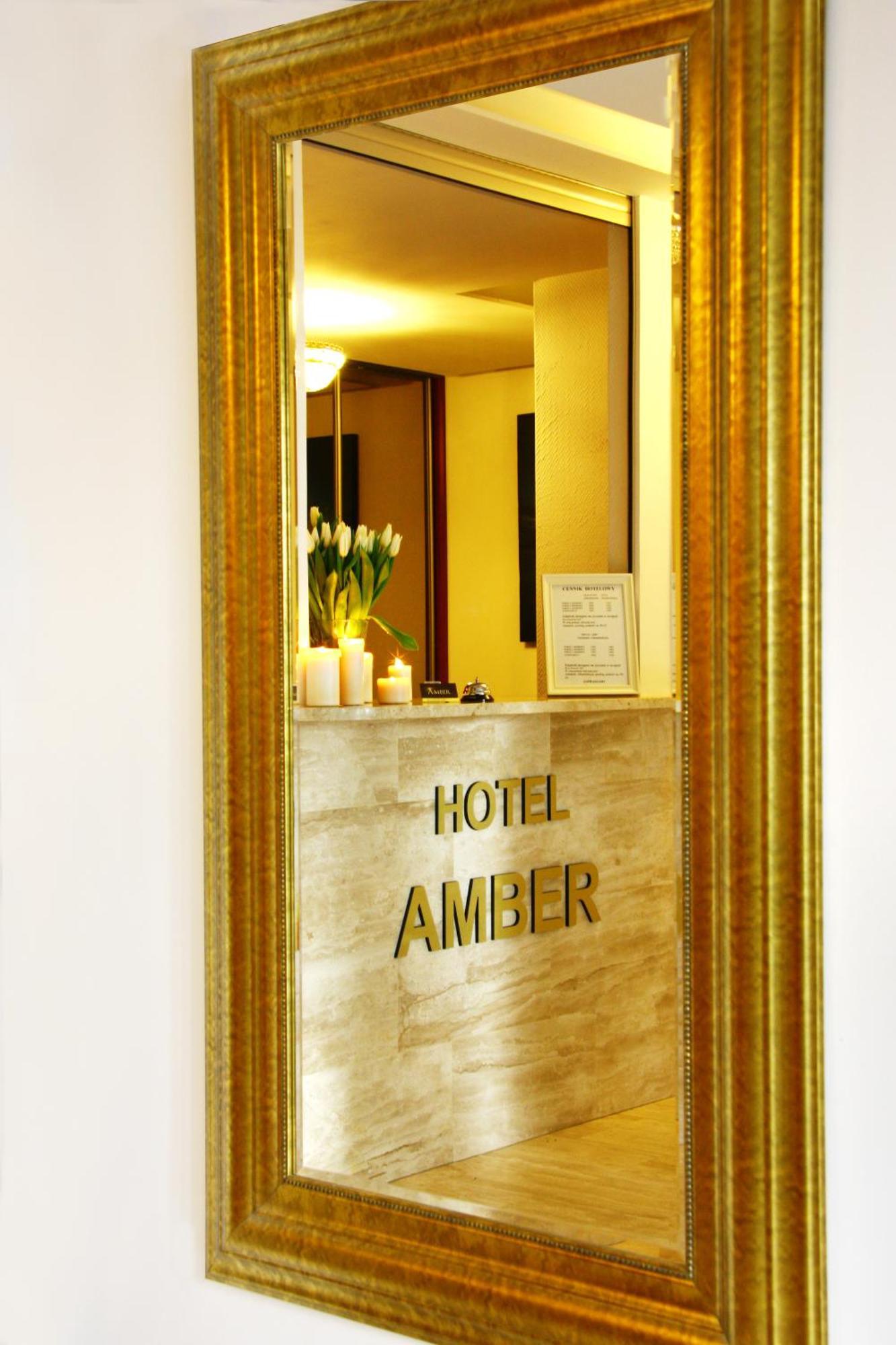 Hotelik & Restauracja Amber Raszyn Ngoại thất bức ảnh