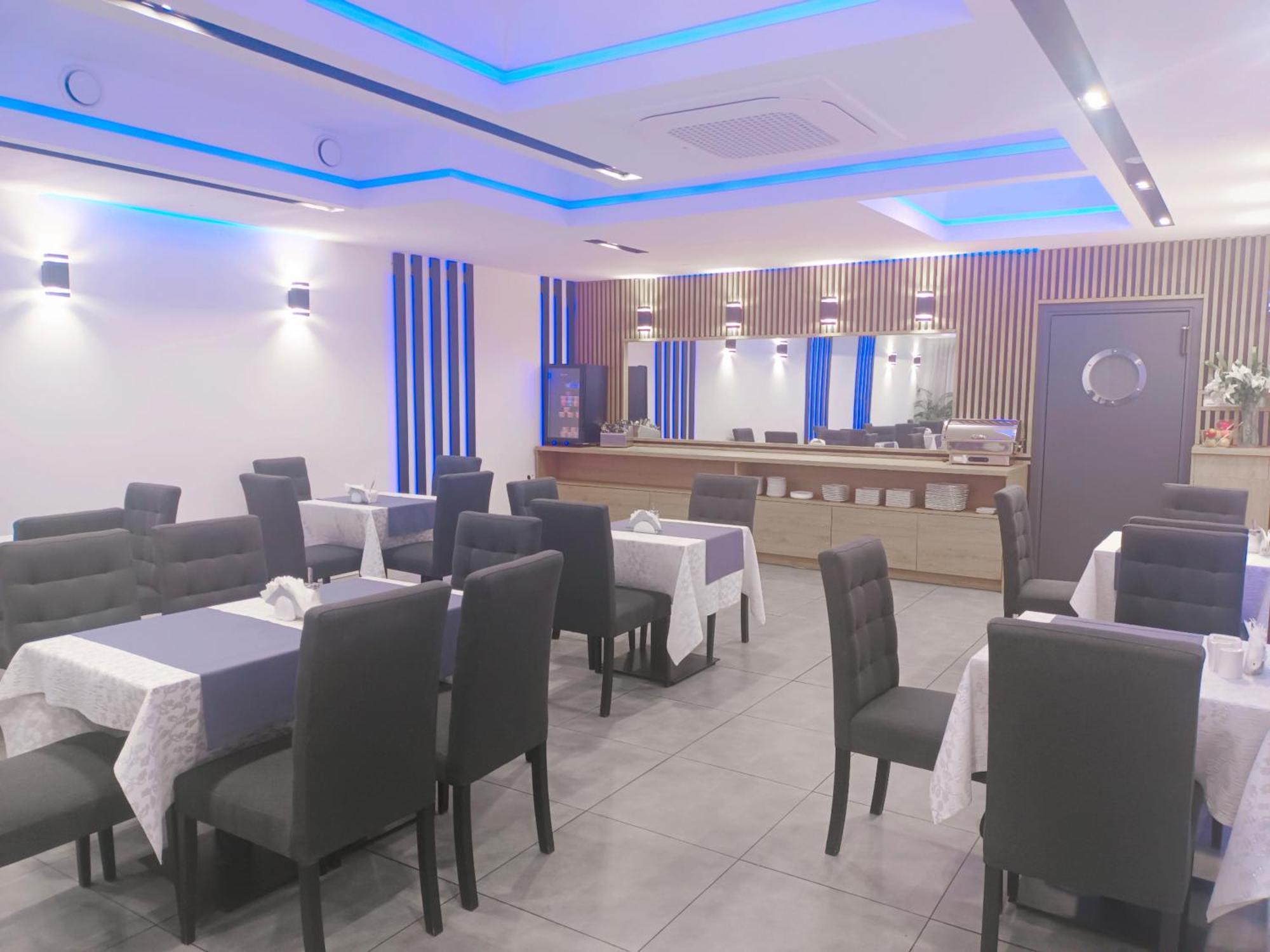 Hotelik & Restauracja Amber Raszyn Ngoại thất bức ảnh