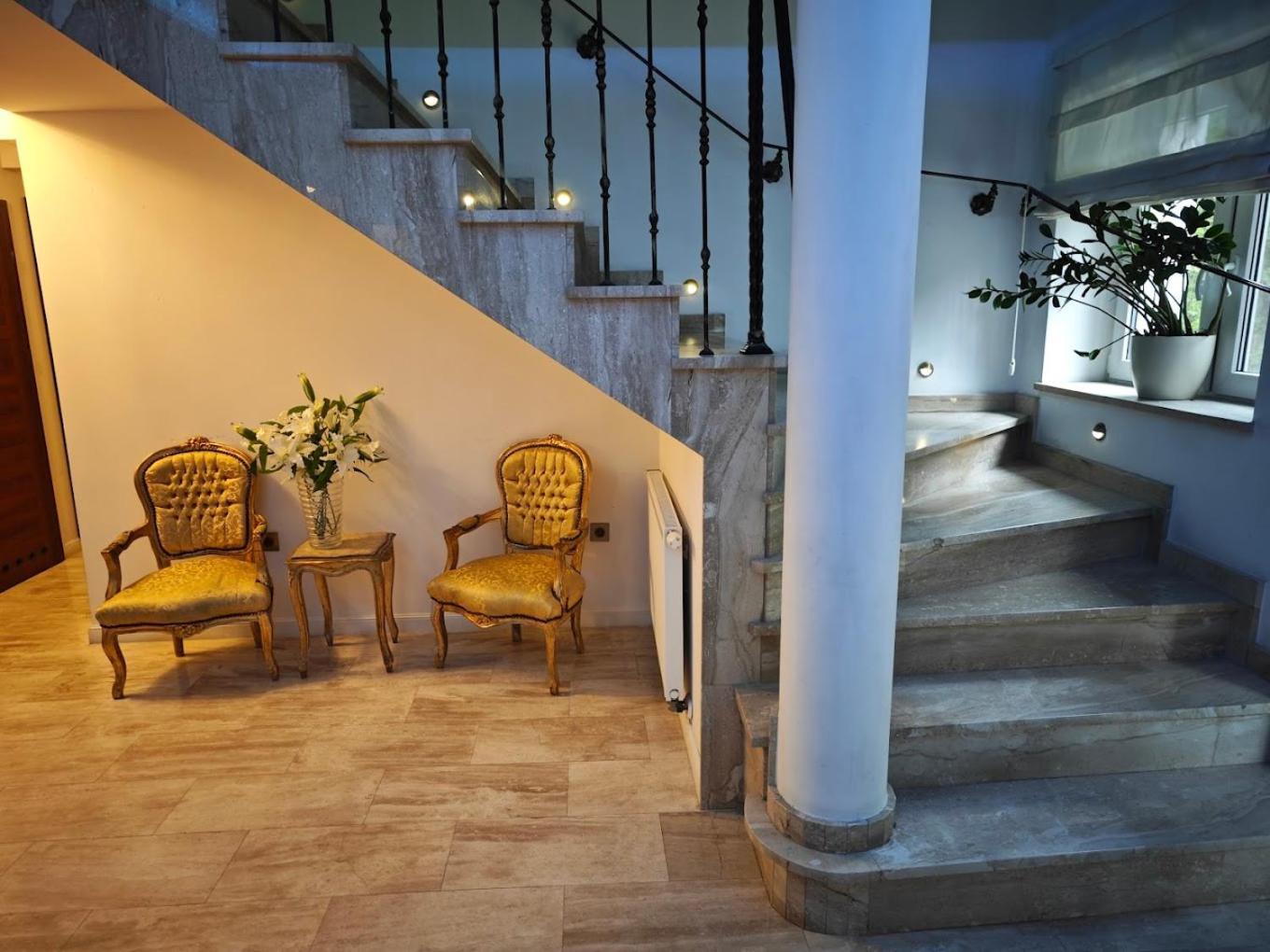 Hotelik & Restauracja Amber Raszyn Ngoại thất bức ảnh